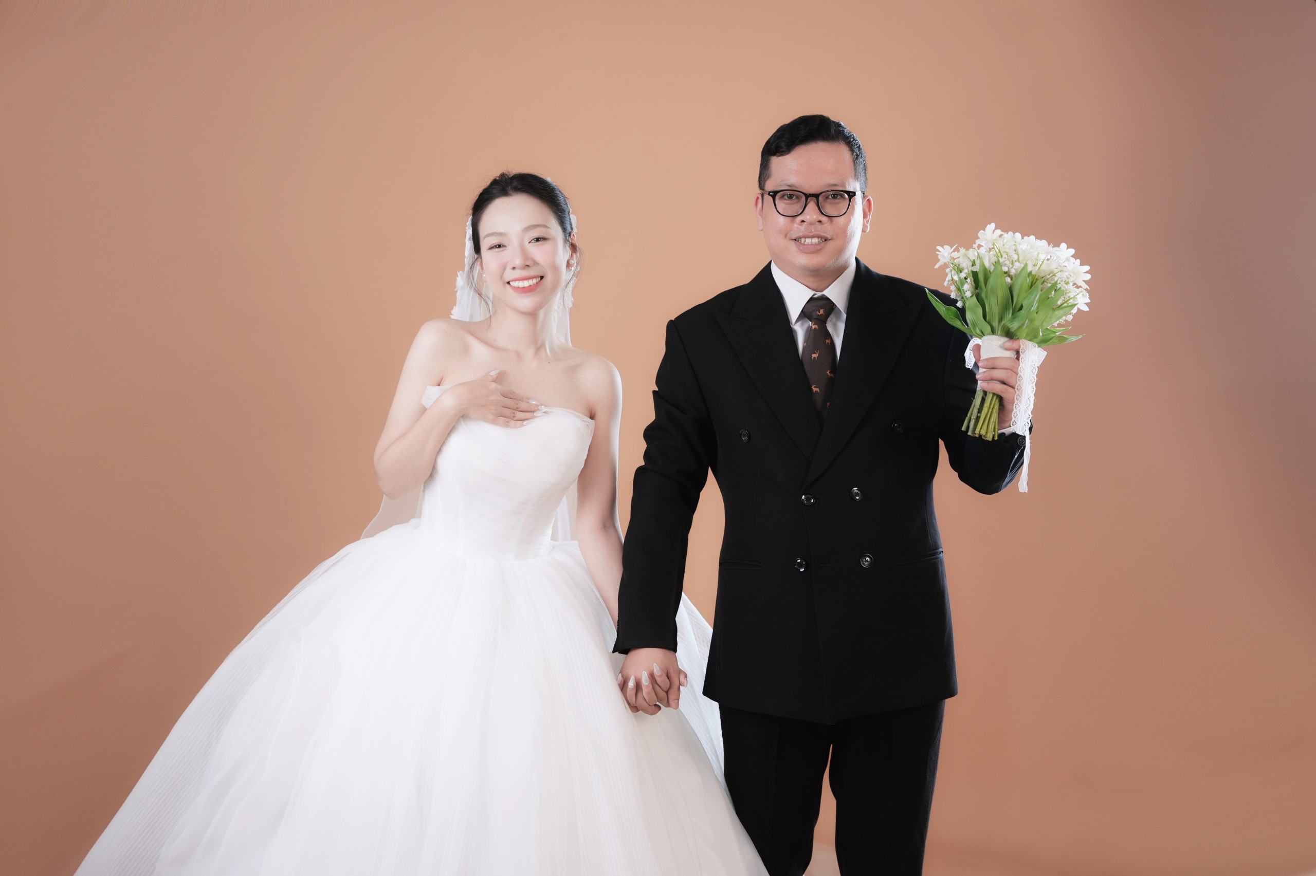 Vũ Mạnh – Đỗ Huế (Mẫu Lãng Mạng)