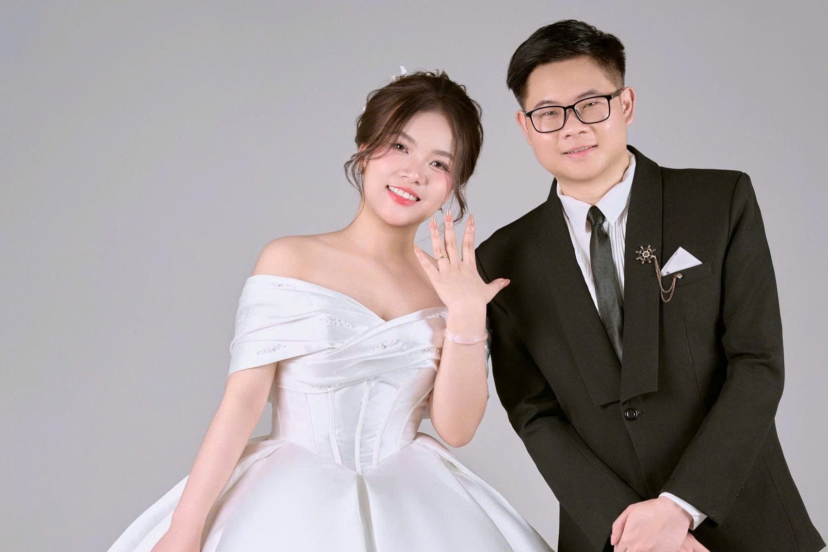 Hà Thảo – Văn Đông